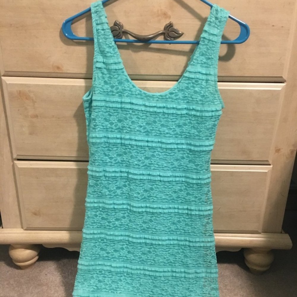 Forever 21 Coral Green Lace Dress